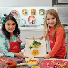 https://www.bridgford.com/bread/wp-content/uploads/2014/03/Kids-baking-2-240x240.jpeg