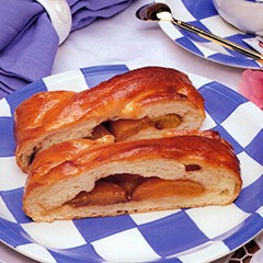 https://www.bridgford.com/bread/wp-content/uploads/2015/07/Apricot-Braid-240x240.jpg