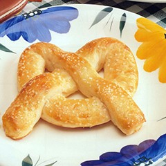 https://www.bridgford.com/bread/wp-content/uploads/2015/07/Ball-Park-Style-Pretzels-240x240.jpg