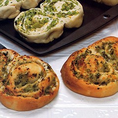 https://www.bridgford.com/bread/wp-content/uploads/2015/07/Broccoli-Cheddar-Rolls-240x240.jpg