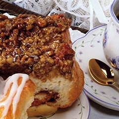 https://www.bridgford.com/bread/wp-content/uploads/2015/07/Mall-Style-Giant-Caramel-Pecan-Rolls-240x240.jpg