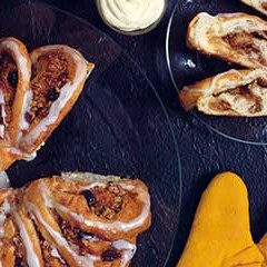 https://www.bridgford.com/bread/wp-content/uploads/2015/07/Pecan-Ring-240x240.jpg