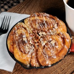 https://www.bridgford.com/bread/wp-content/uploads/2016/02/Mini-Skillet-Sticky-Buns-Web-240x240.jpg