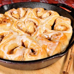 https://www.bridgford.com/bread/wp-content/uploads/2016/02/Skillet-Cinnamon-Roll-Hearts-240x240.jpg