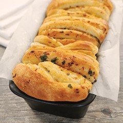 https://www.bridgford.com/bread/wp-content/uploads/2016/10/Layered-Herb-Pull-Apart_web-240x240.jpg