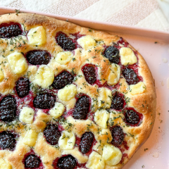 https://www.bridgford.com/bread/wp-content/uploads/2024/07/blackberry-brie-web-240x240.png