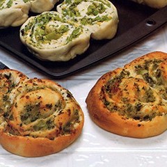 https://www.bridgford.com/foodservice/wp-content/uploads/2015/07/Broccoli-Cheddar-Rolls-240x240.jpg