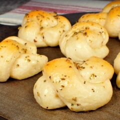 https://www.bridgford.com/foodservice/wp-content/uploads/2015/07/garlic-knots-web-240x240.jpg