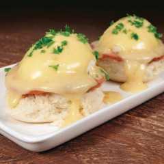 https://www.bridgford.com/school/wp-content/uploads/2015/09/Biscuit-Eggs-Benedict-240x240.jpg